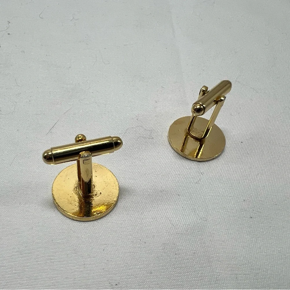Crest cuff links
